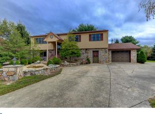 6 Split Rail Ct, Berlin, NJ 08009