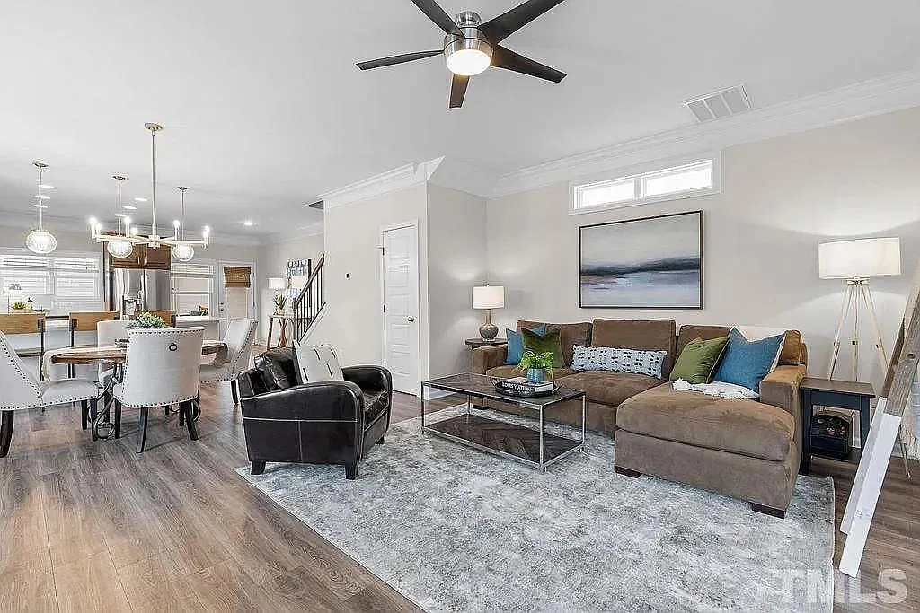 4 bed, 3.5 bath, 2433 sqft, $2,845 — Photo 3