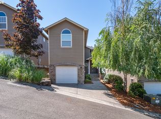 1487 NE Four Seasons Dr, Roseburg, OR 97470