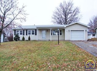 102 Coyote Ave, Ozawkie, KS 66070