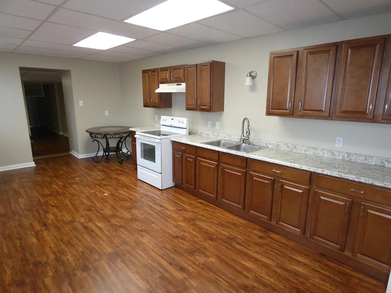 407 Chester St photo 1