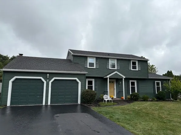 8 Buttonwood Cir, Fairport, NY 14450