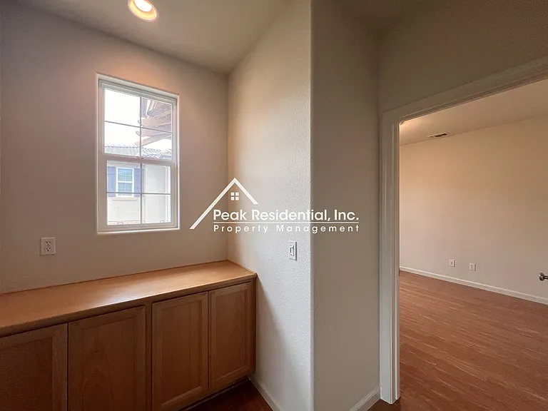 882 Bullion Ln — Photo 13