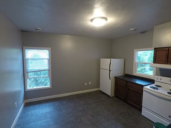 2nd image of 550 S Main St #3
