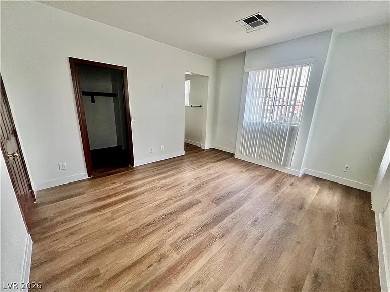 1324 Sun Village Ave — Photo 18