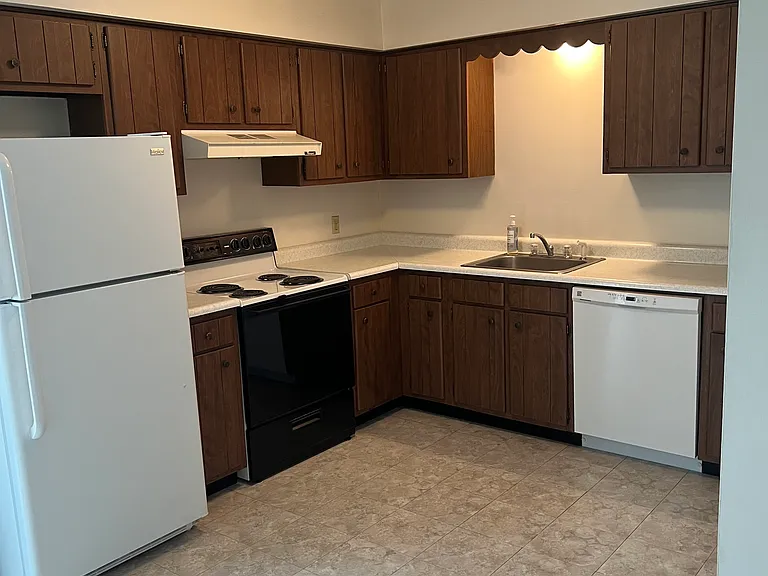 515 Greenfield Ln #B — Photo 7