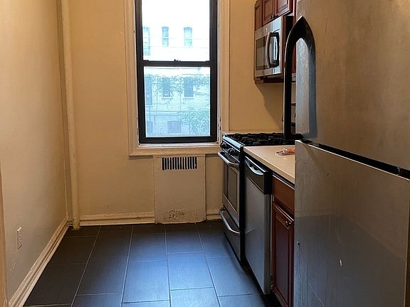 4th image of 45 Hawthorne St APT 1G