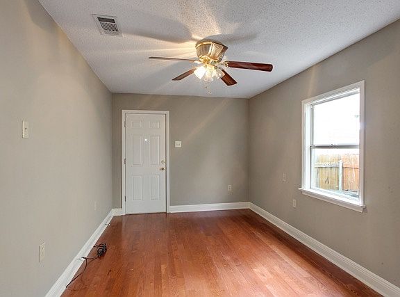 3rd image of 5314 Urquhart St