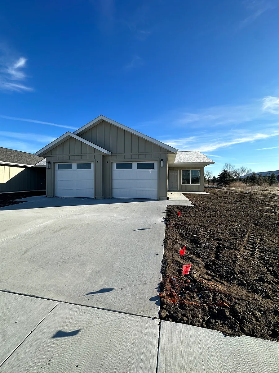 Building Photo - Ace Townhomes