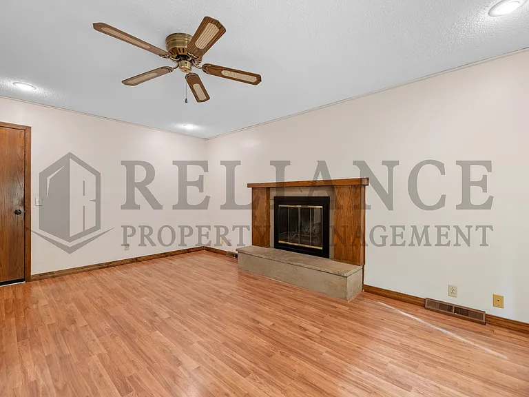 614 N Brownthrush Ln — Photo 22