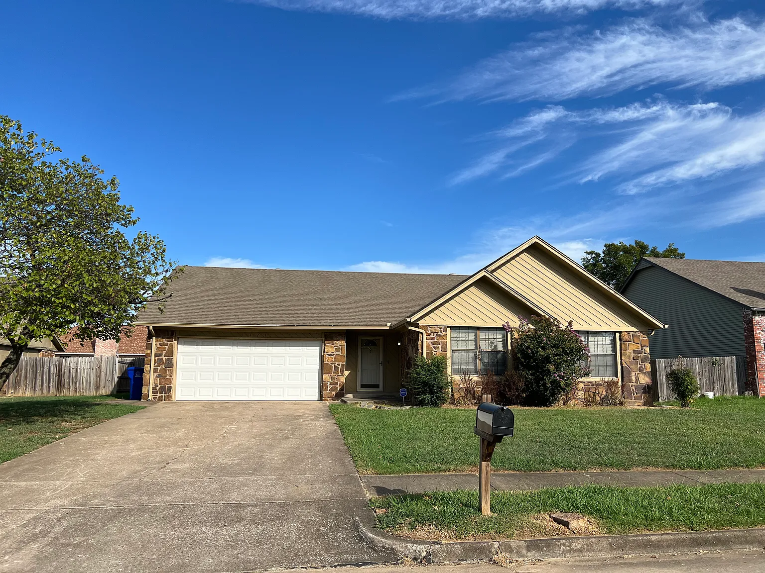 3 bed, 1790 sqft, $1,825 — Photo 1