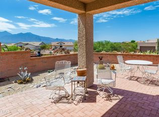 1933 W Mintbush Dr, Green Valley, AZ 85622
