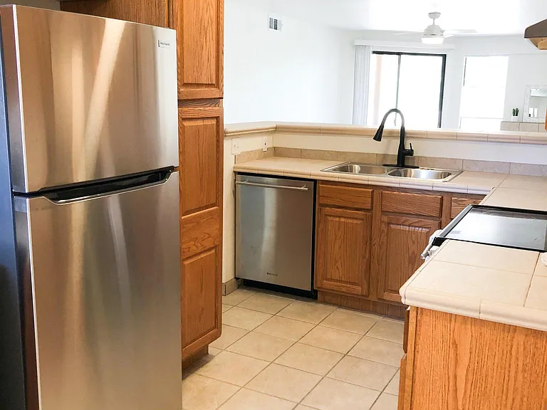 5675 N Camino Esplendora #2108 — Photo 2