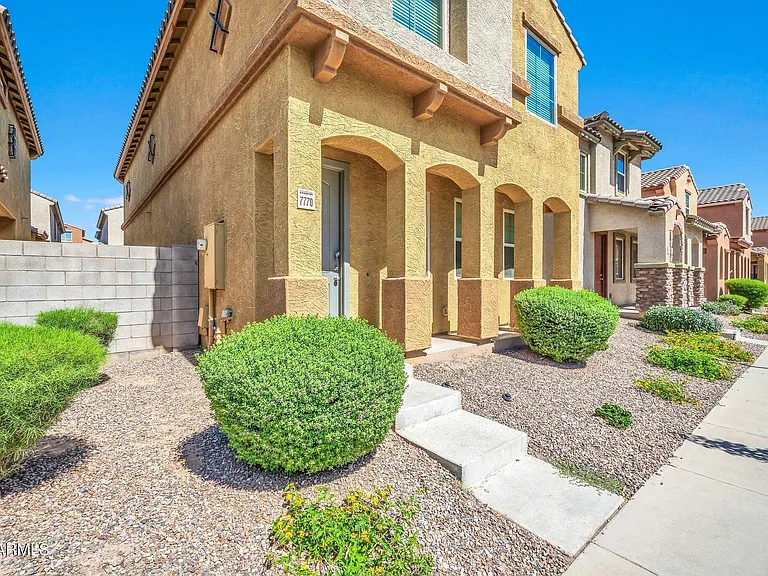 7770 W Alvarado Rd — Photo 2
