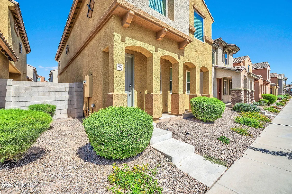 Building Photo - 7770 W Alvarado Rd