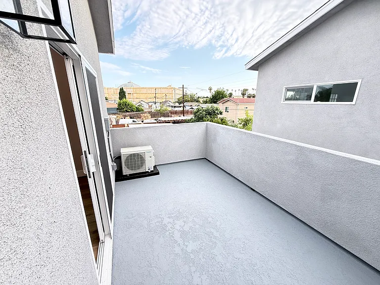 14'x11' exclusive-use balcony.