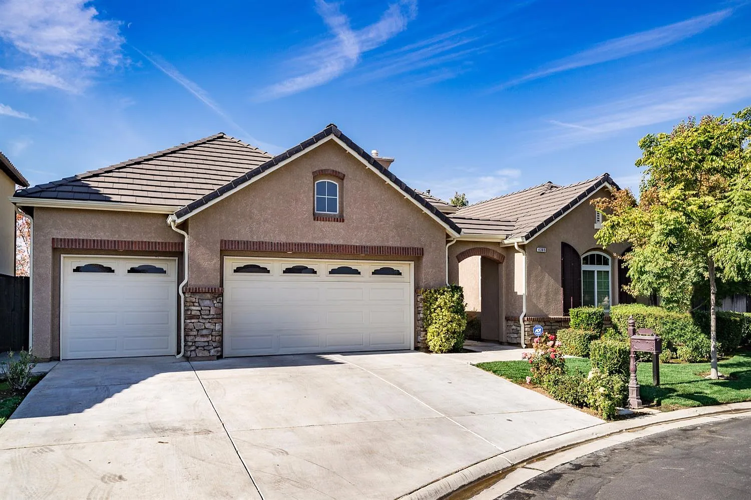 4365 N Charleston Way photo 1