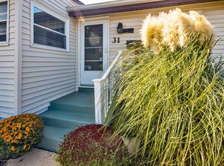 31 Fleetwood Dr, Hazlet, NJ 07730