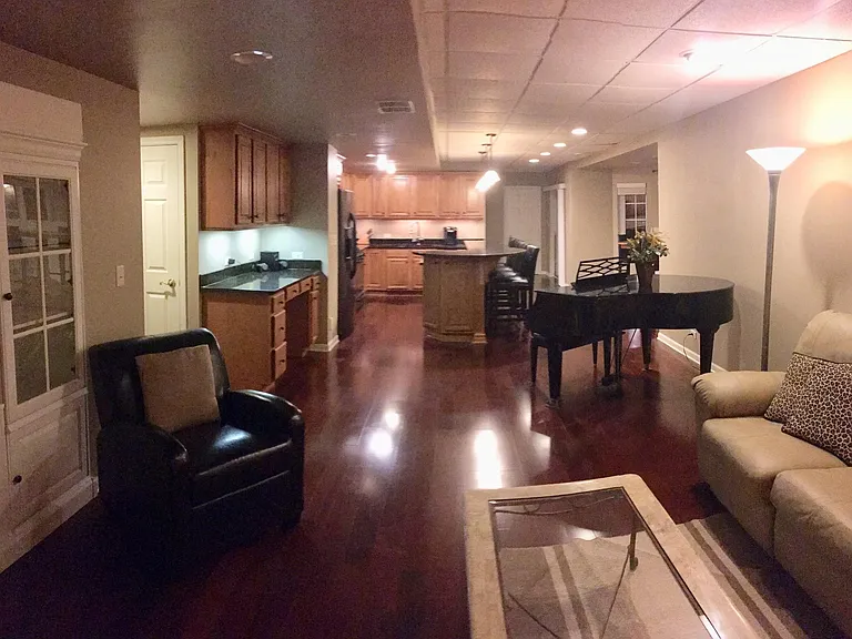 1009 Lakeside Dr — Photo 9