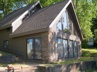 658 Victoria Is, Lake Orion, MI 48362