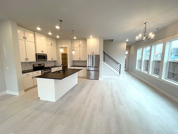 4th image of 4091 SE 69th Ave