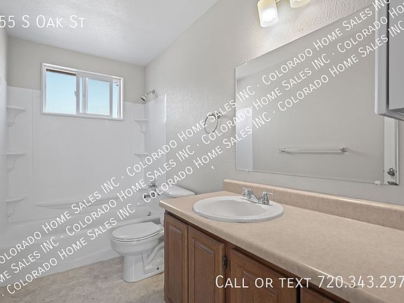 4th image of 455 S Oak St