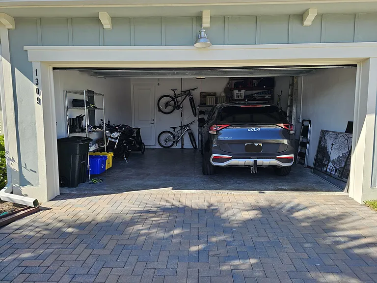 1309 Haywagon Trl — Photo 7
