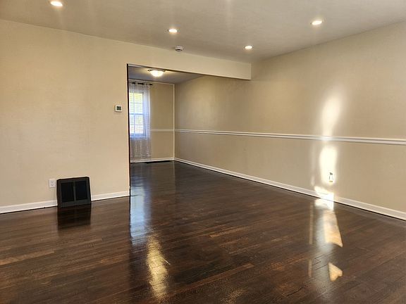 3rd image of 1362 Wentworth Ave