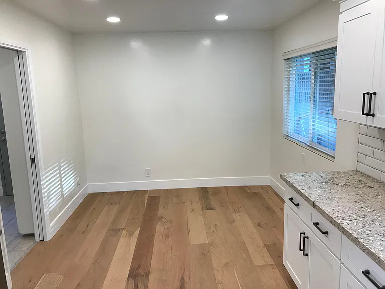 7840 W 80th St — Photo 11