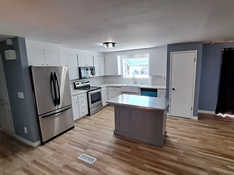1316 S Woodlawn St — Photo 11