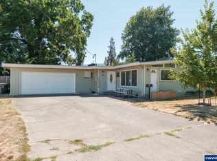 1111 Hiatt St, Lebanon, OR 97355