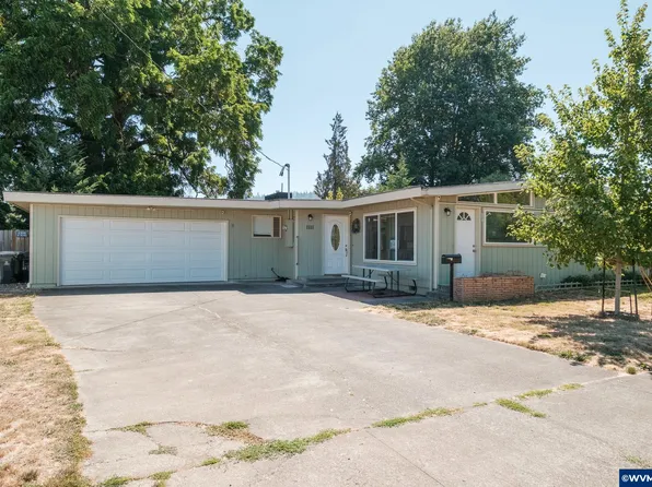 1111 Hiatt St, Lebanon, OR 97355