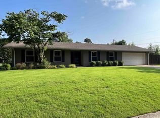 107 Robinwood Dr, Conway, AR 72034