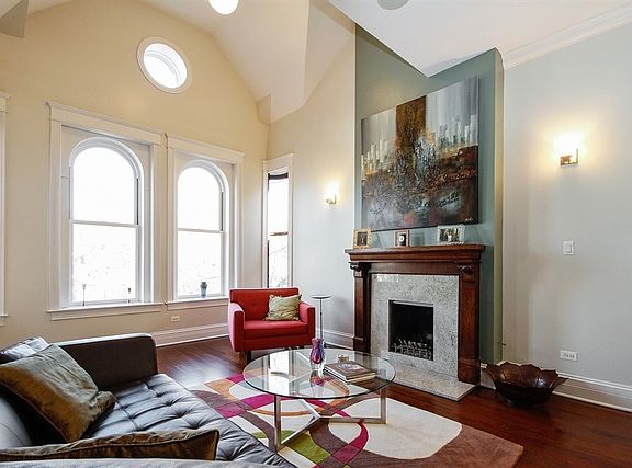 2nd image of 823 W Newport Ave #3