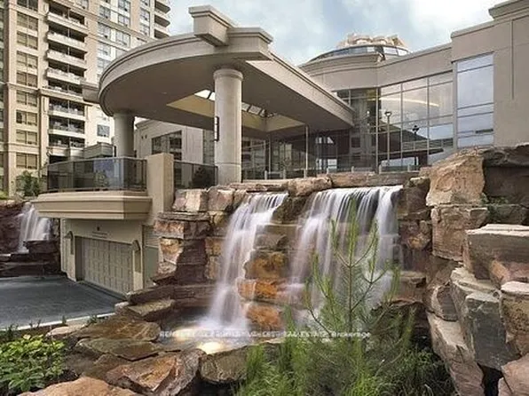 3888 Duke Of York Blvd #1830, Mississauga, ON L5B 4P5