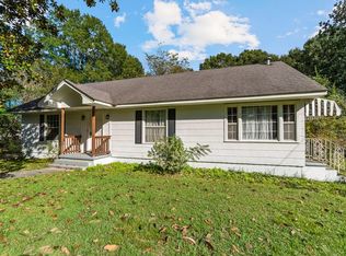 1727 Old Bay Springs Rd, Laurel, MS 39440