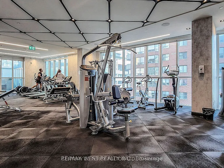 77 Mutual St #708 — Photo 32