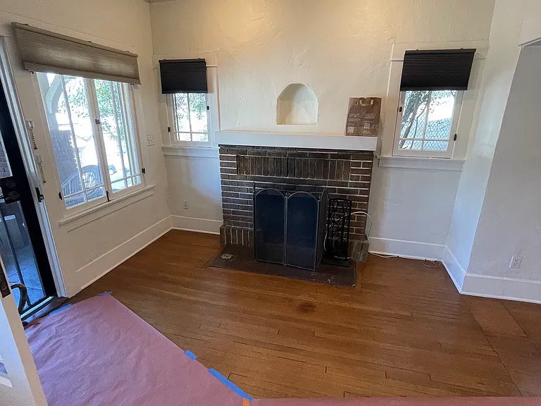 846 Laguna Ave — Photo 4