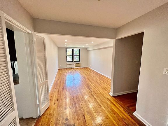 4th image of 14050 Burden Cres APT 5G