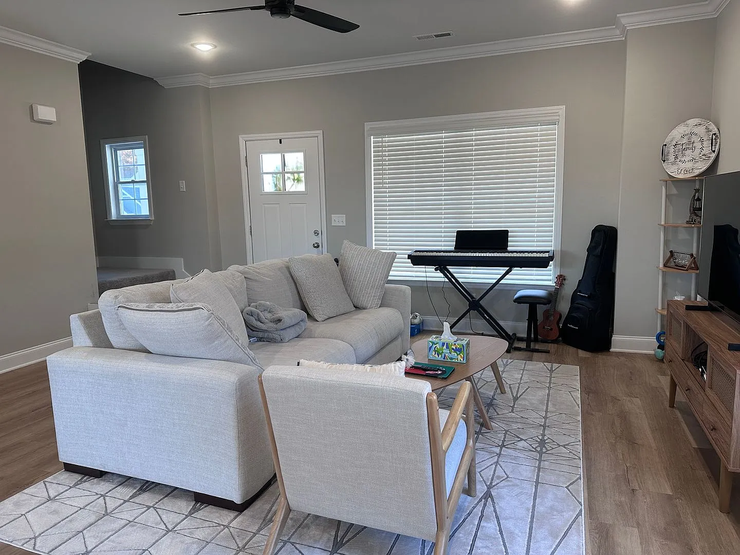 Beautiful Townhome — Photo 2