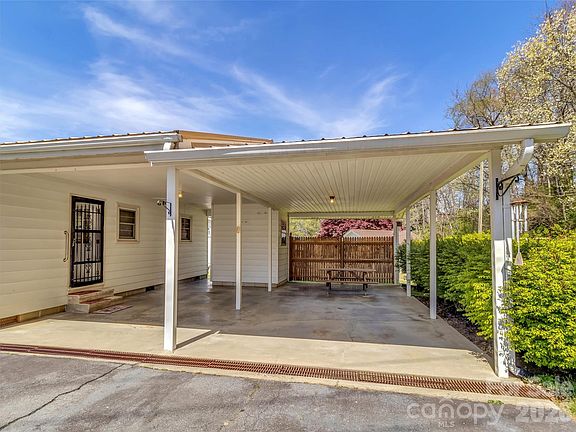5th image of 68 Skyview Dr