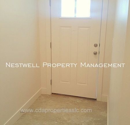 2nd image of 4105 N Fremont Dr