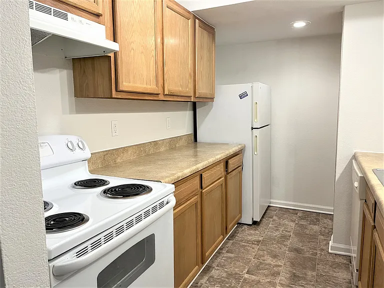 Thornridge Apartments — Photo 132