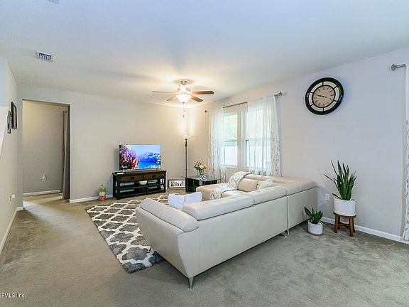 4th image of 2124 Chandlers Walk Ln
