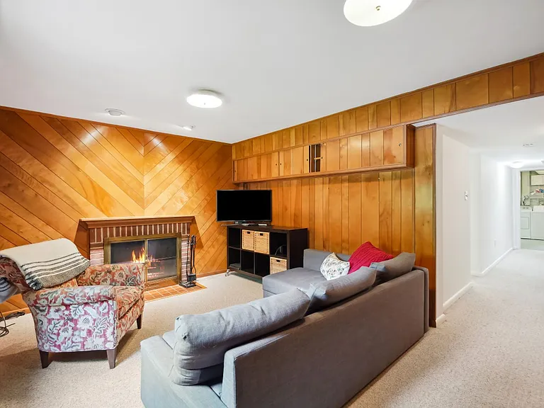 8504 Sundale Dr — Photo 23