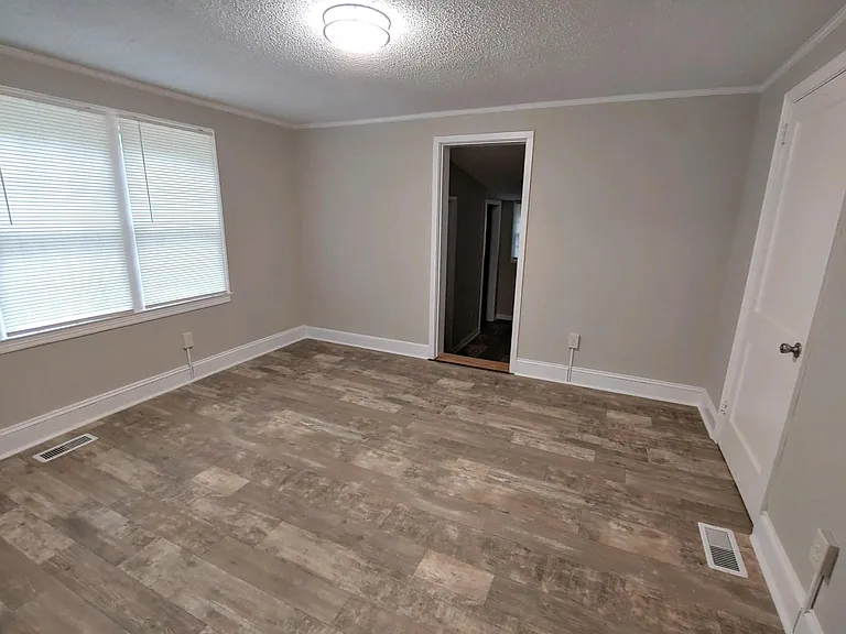 1110 Henderson Ave — Photo 19