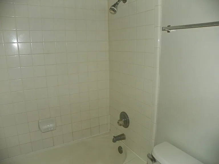 2221 Creekside Ln — Photo 17