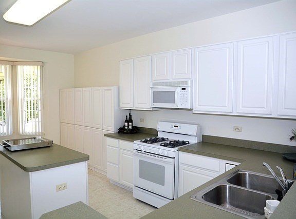 4th image of 12962 Applewood Dr
