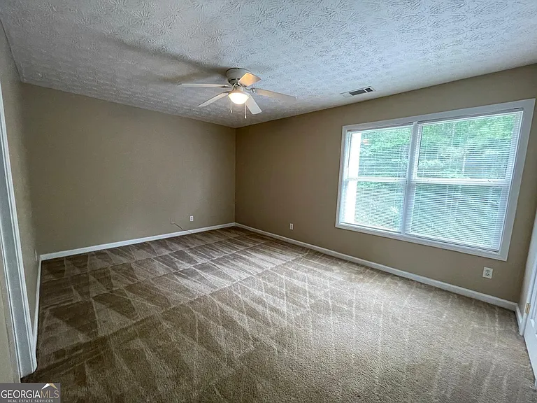 2962 Stonecrest Ln — Photo 3