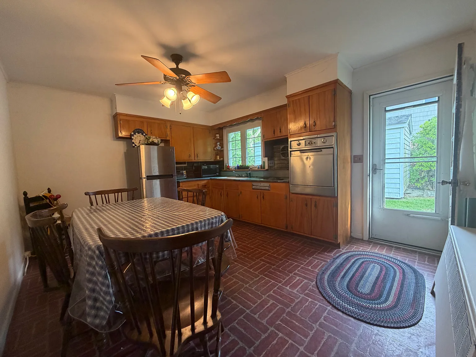 2 bed, 1075 sqft, $3,100 — Photo 4
